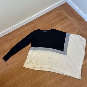 New Salvatore Ferragamo 100% wool pullover handkerchief poncho cape sweater top